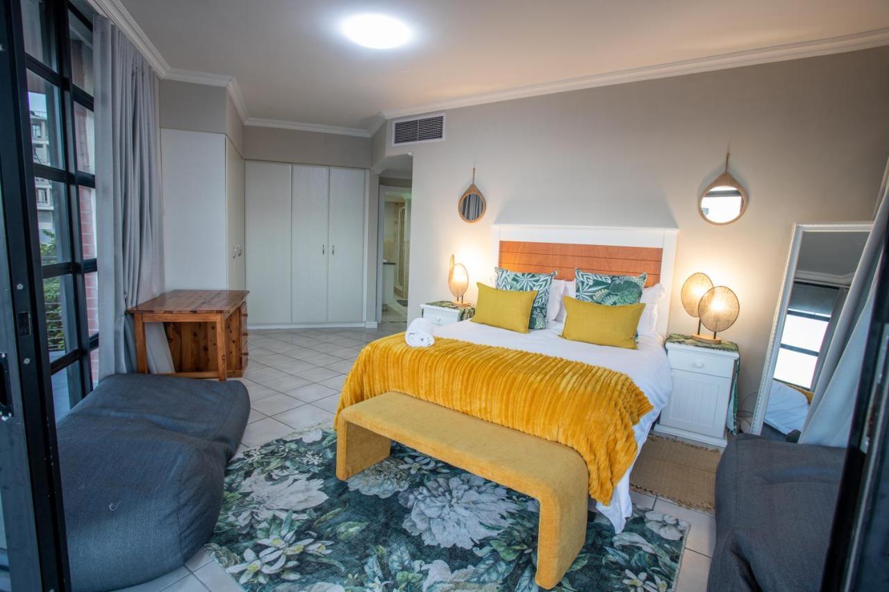 Stay At The Point - Triumphant Tropical Tranquility Durban Buitenkant foto